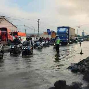 cuaca 5 hari semarang dan kemacetan sayung Demak jalur alternatif