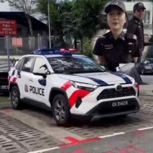 mobil polisi Corrolla Cross Singapura dan Indonesia